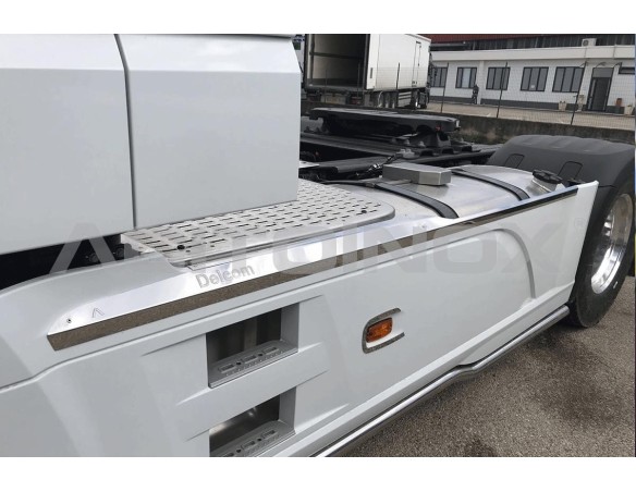COPRICARENA DAF XF 106 EURO 6 - 2017