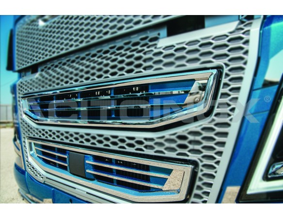 Dear spoiler coating + Rear band apllication | Volvo FH4