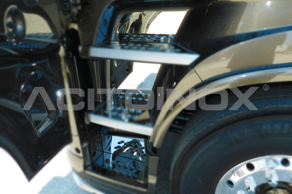 Protezione pedaliera modello alto | Volvo FH4