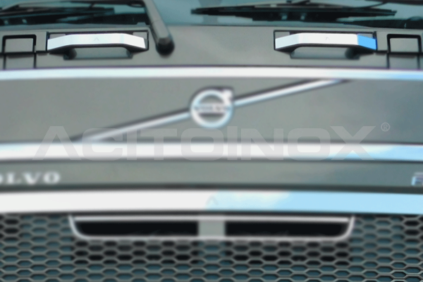 Applicazione maniglioni vetro | Volvo FH4