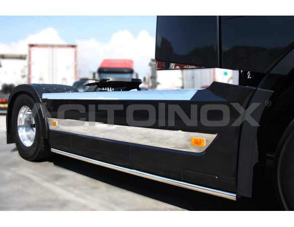 Skirt cover and lateral lining | Volvo FH4