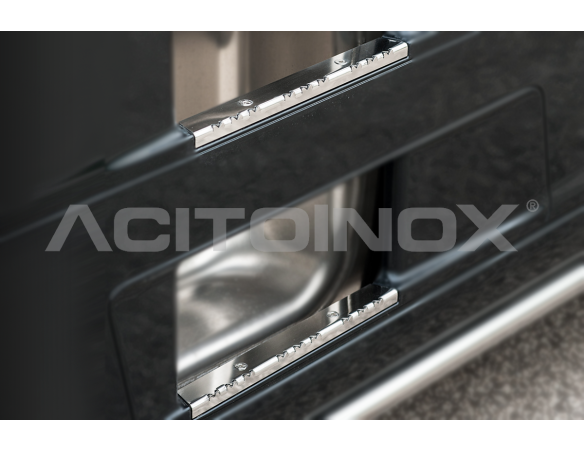 Skirt steps | Mercedes Actros Brutale