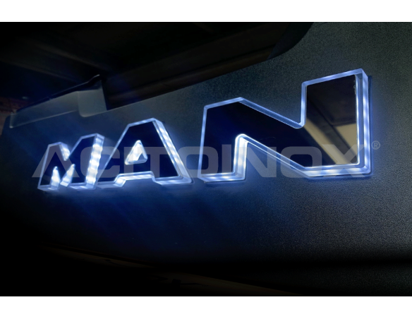 Scritta Man retroilluminata | Man TGX 2020