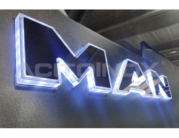 Scritta Man retroilluminata | Man TGX 2020