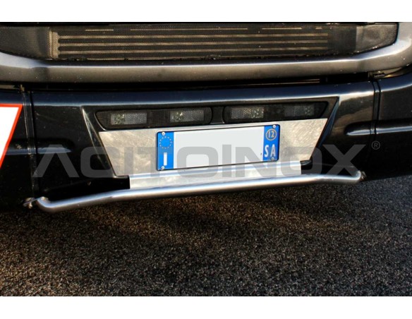 CENTRAL BAR WITH LICENSE PLATE HOLDER 30 | Scania R