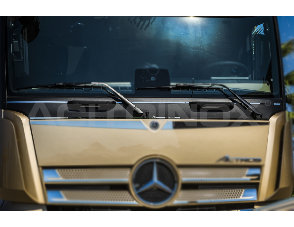 Applicazione maniglioni vetro | Mercedes Actros 5