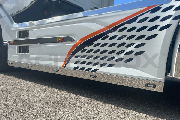 Profilo sotto minigonna lato destro |DAF XG+ XG