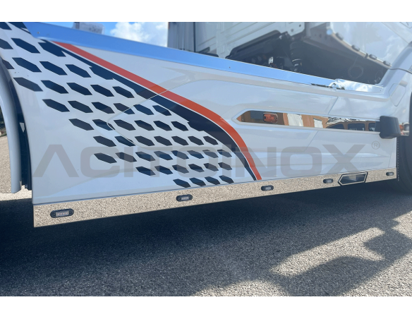 Profilo sotto minigonna lato destro |DAF XG+ XG