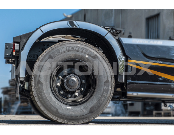 Applicazione parafango posteriore | Ford F-Max