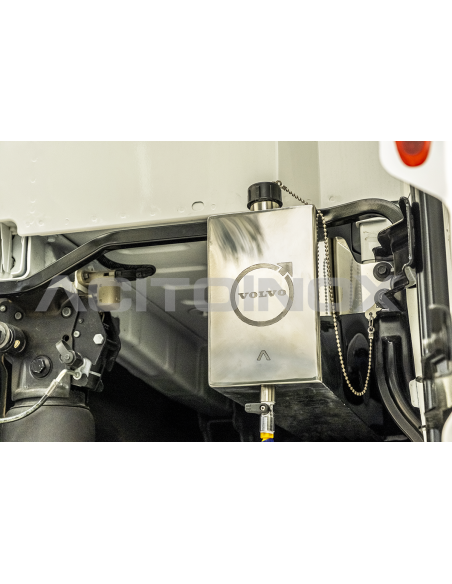 Tanica acqua sotto cabina con tubo flessibile | Volvo FH AERO