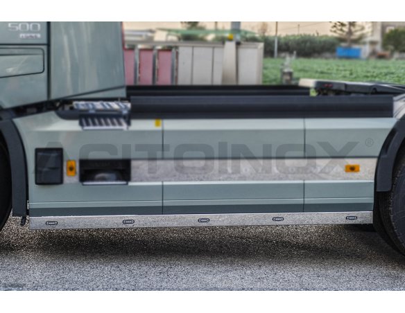 Profilo sotto carena lato sinistro | Volvo FH AERO