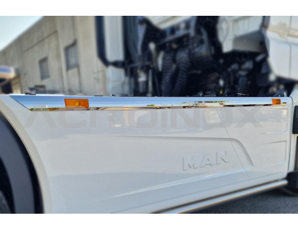 Applicazione coppia copri carena | Man TGX 2025