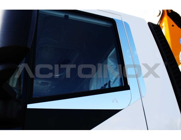 DOOR LINING KIT | Iveco Trakker