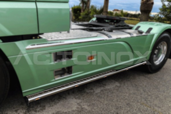 Left skirt bar special 60mm | DAF XF 106 Euro 6