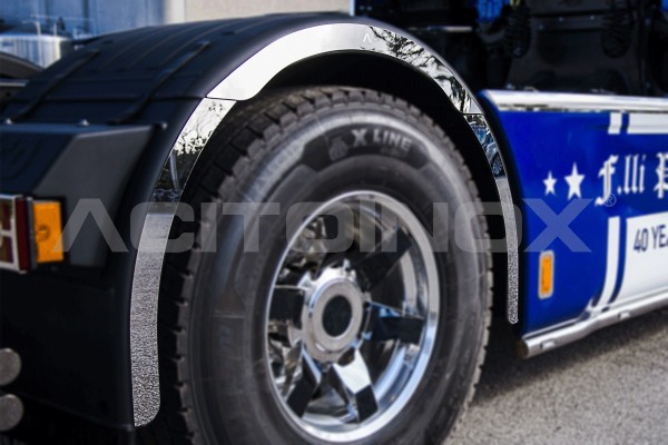 Rear fender application | Iveco Stralis Hi-Way