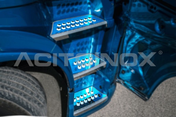 Marchepieds de cabine en acier | Volvo FH4