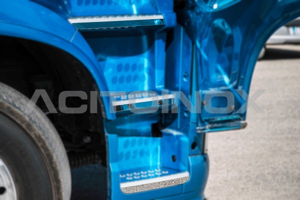 Schutz für die Innenwand des Seitenfahrschutzstrittes | Volvo FH4